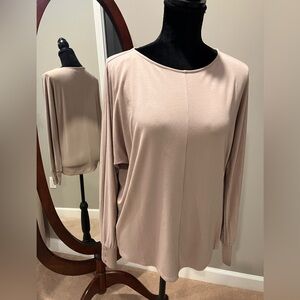 Women's long sleeve top